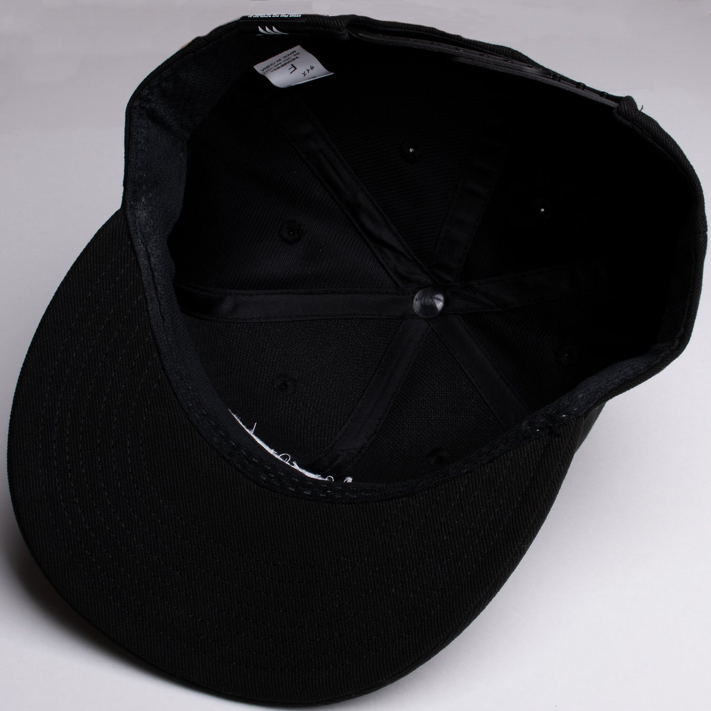 ツバストレートキャップ ブラック NEWARD/ニューワード (RWD)