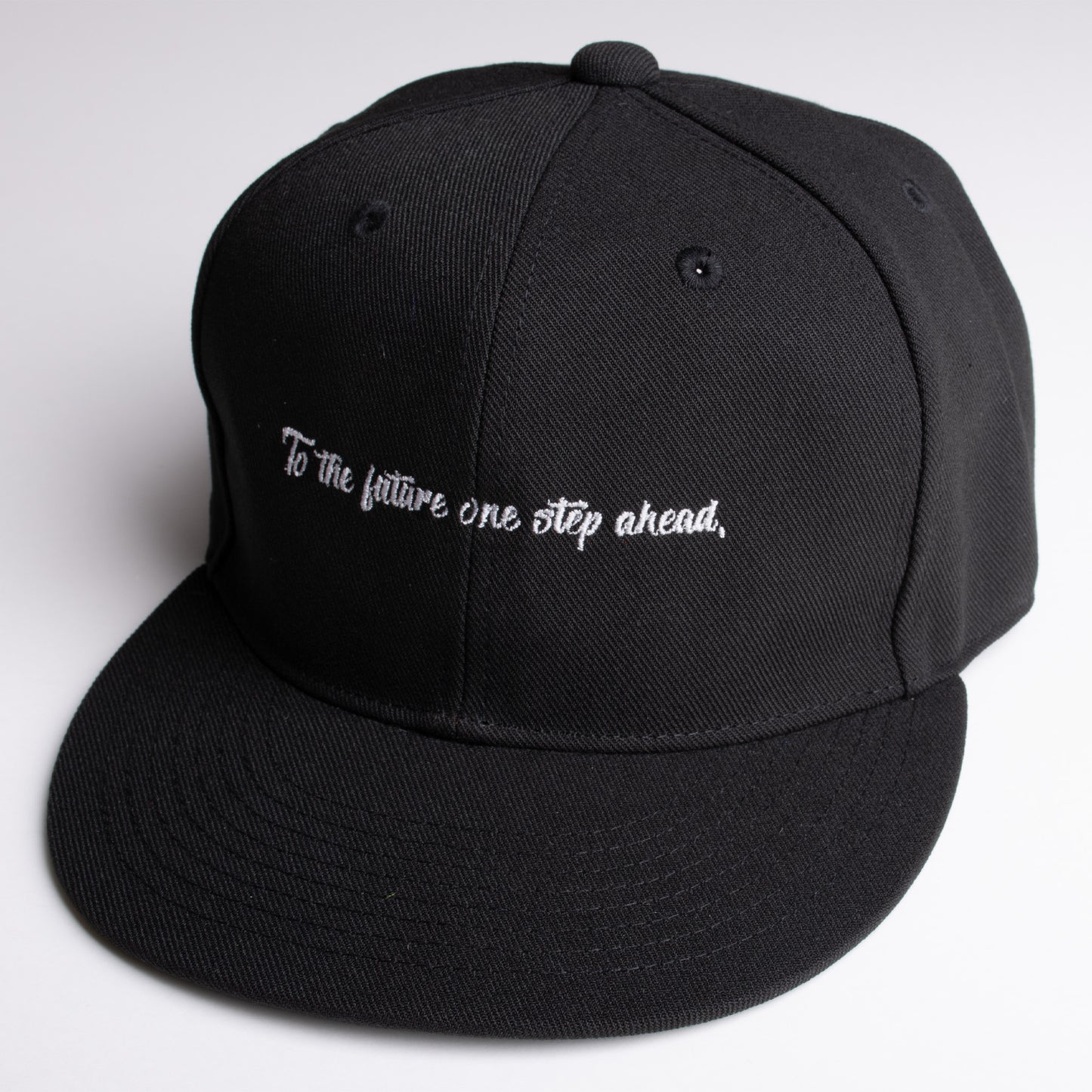 スポーツカジュアルストレートキャップ グラフィックロゴ