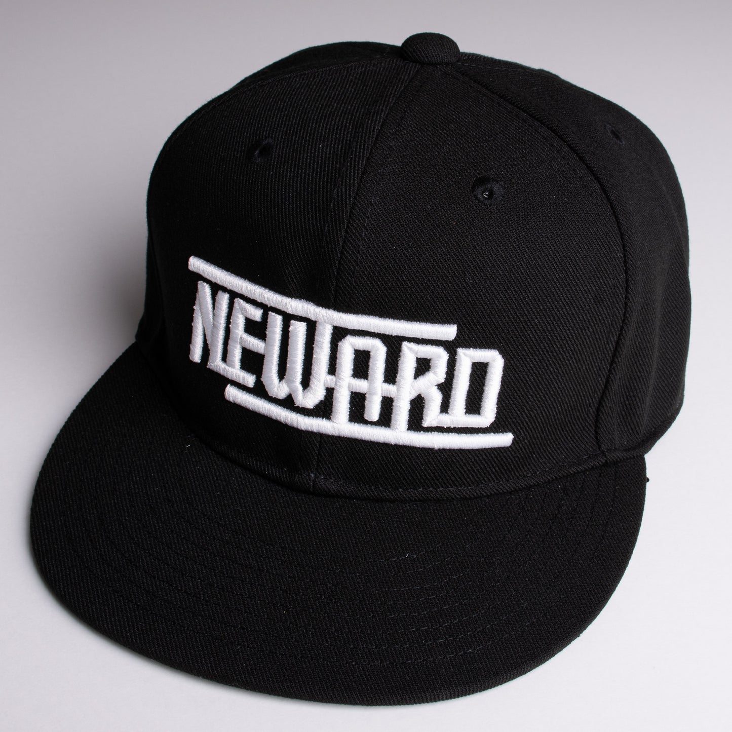 NEWARD フラットバイザーキャップ